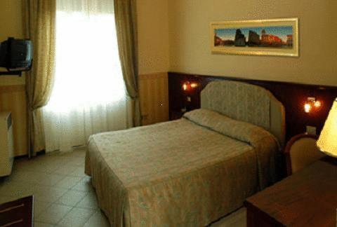 Hotel Olimpic Castel Maggiore Esterno foto