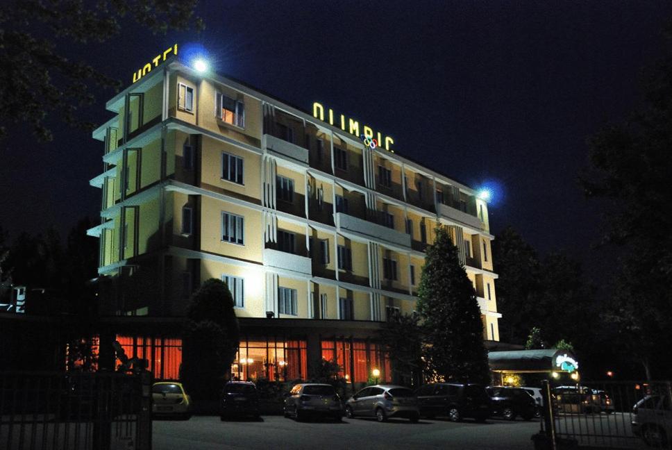 Hotel Olimpic Castel Maggiore Esterno foto