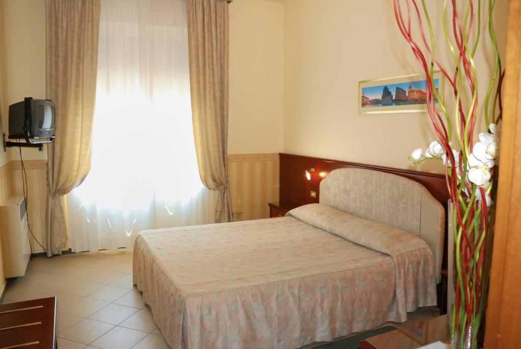 Hotel Olimpic Castel Maggiore Esterno foto